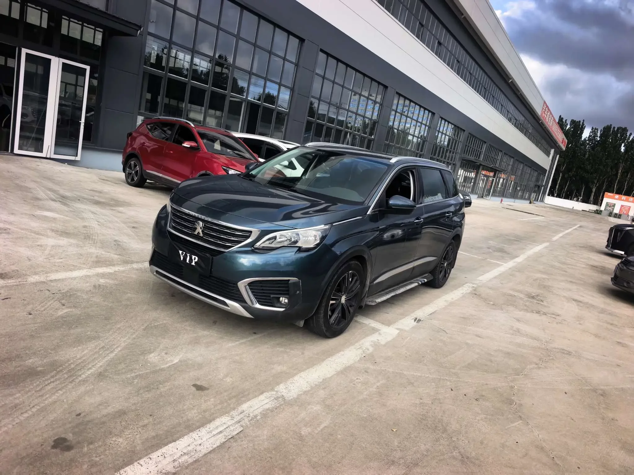 Peugeot 5008  из Китая
