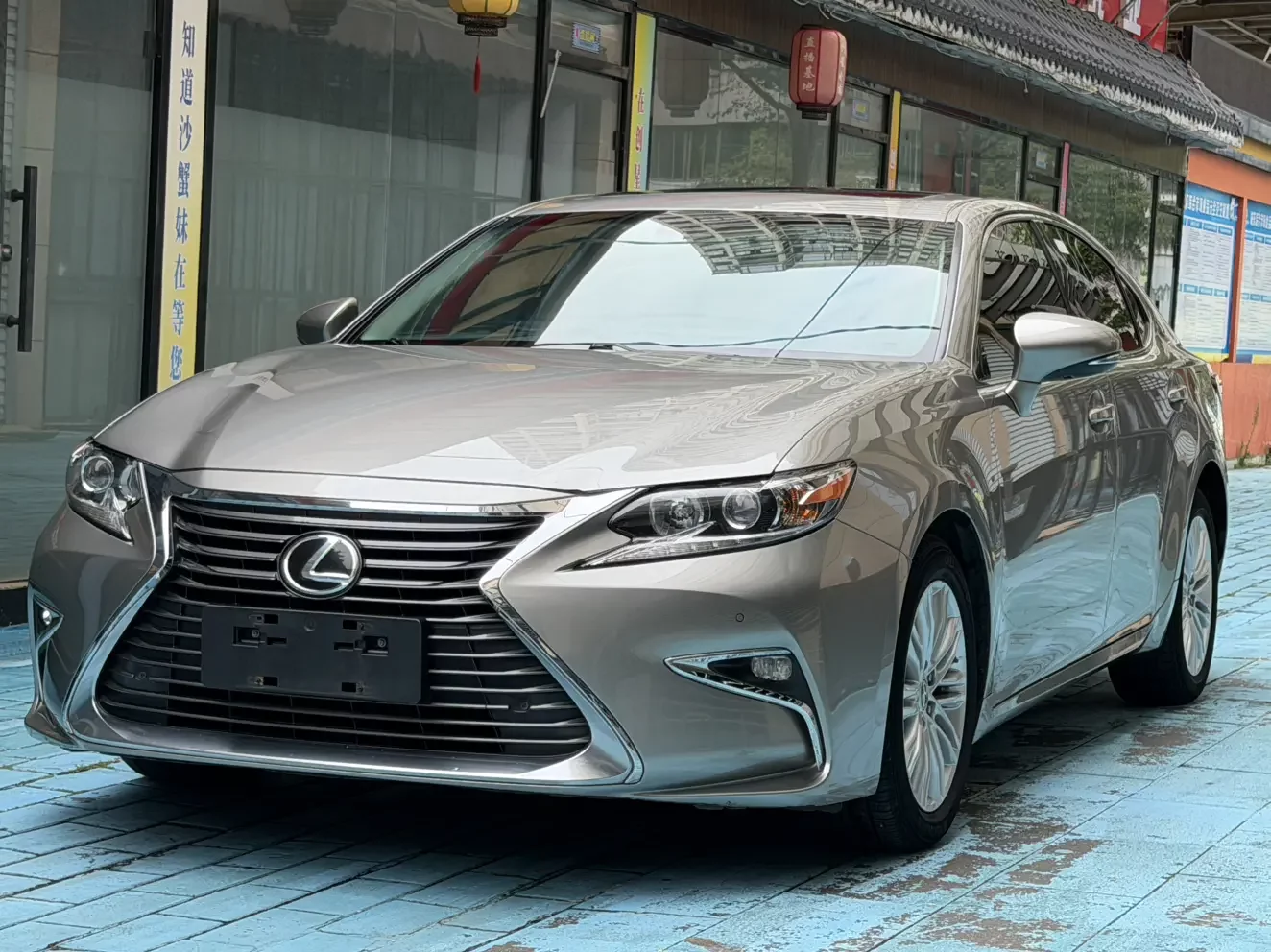 Lexus ES