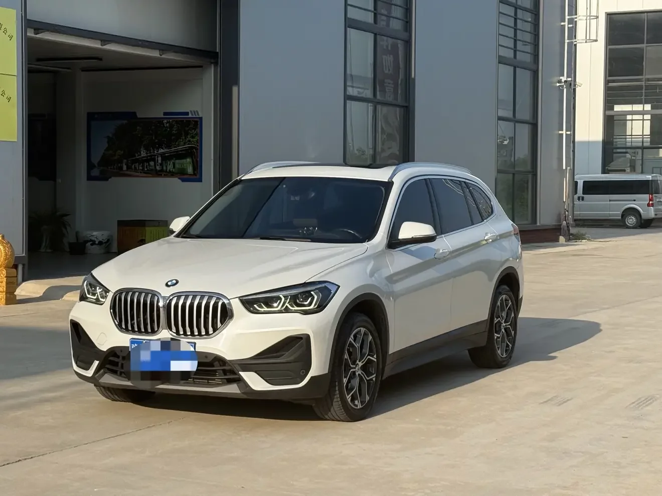 BMW X1  из Китая