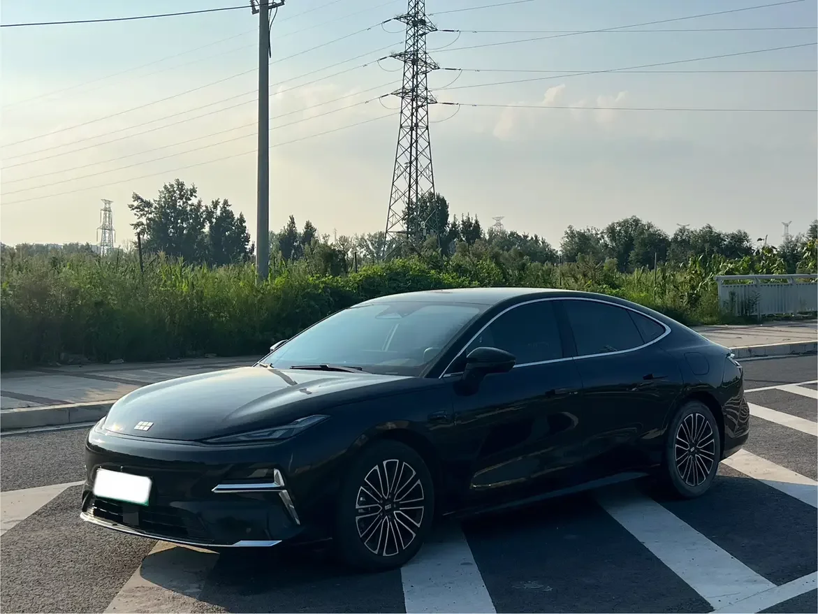 Geely Galaxy Star 8 PHEV