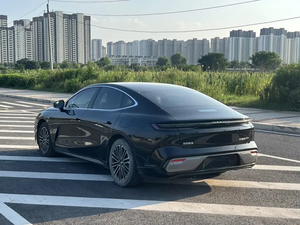 Geely Galaxy Star 8 PHEV