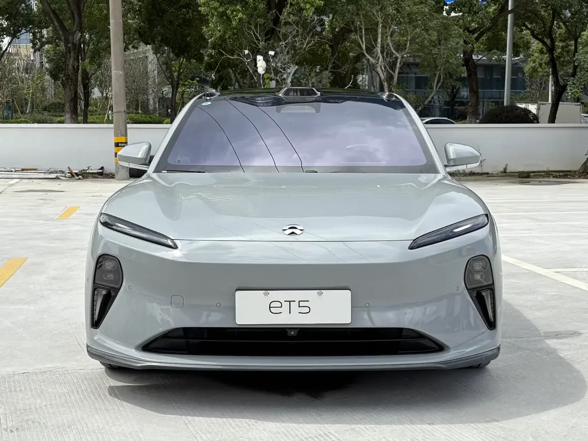 NIO ET5