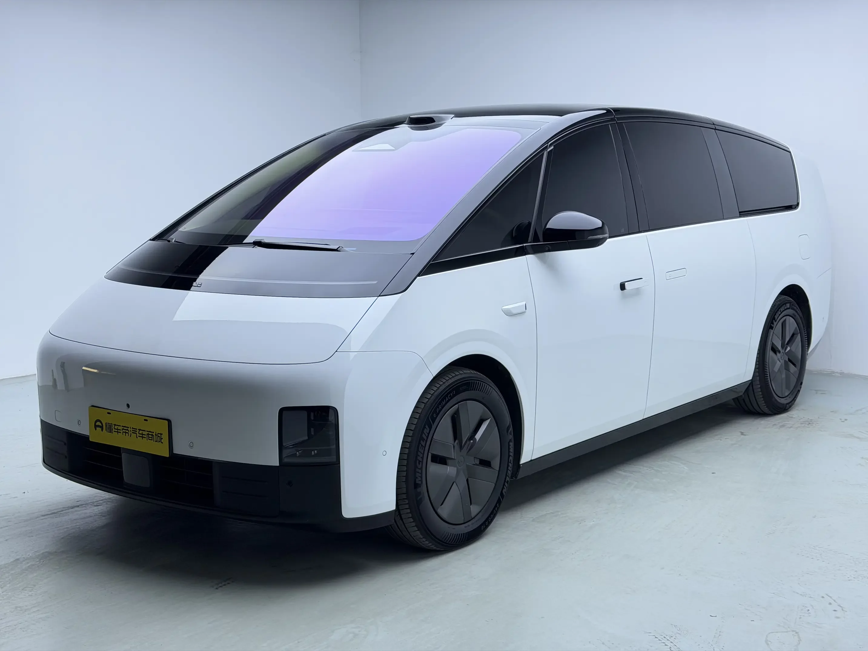 Lixiang MEGA