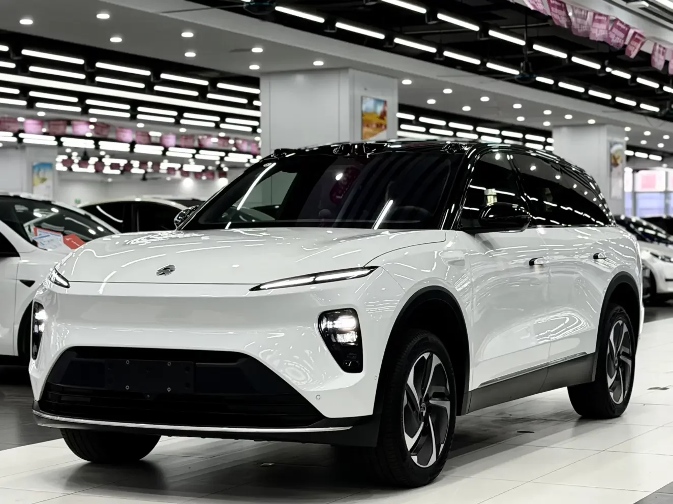 NIO ES8