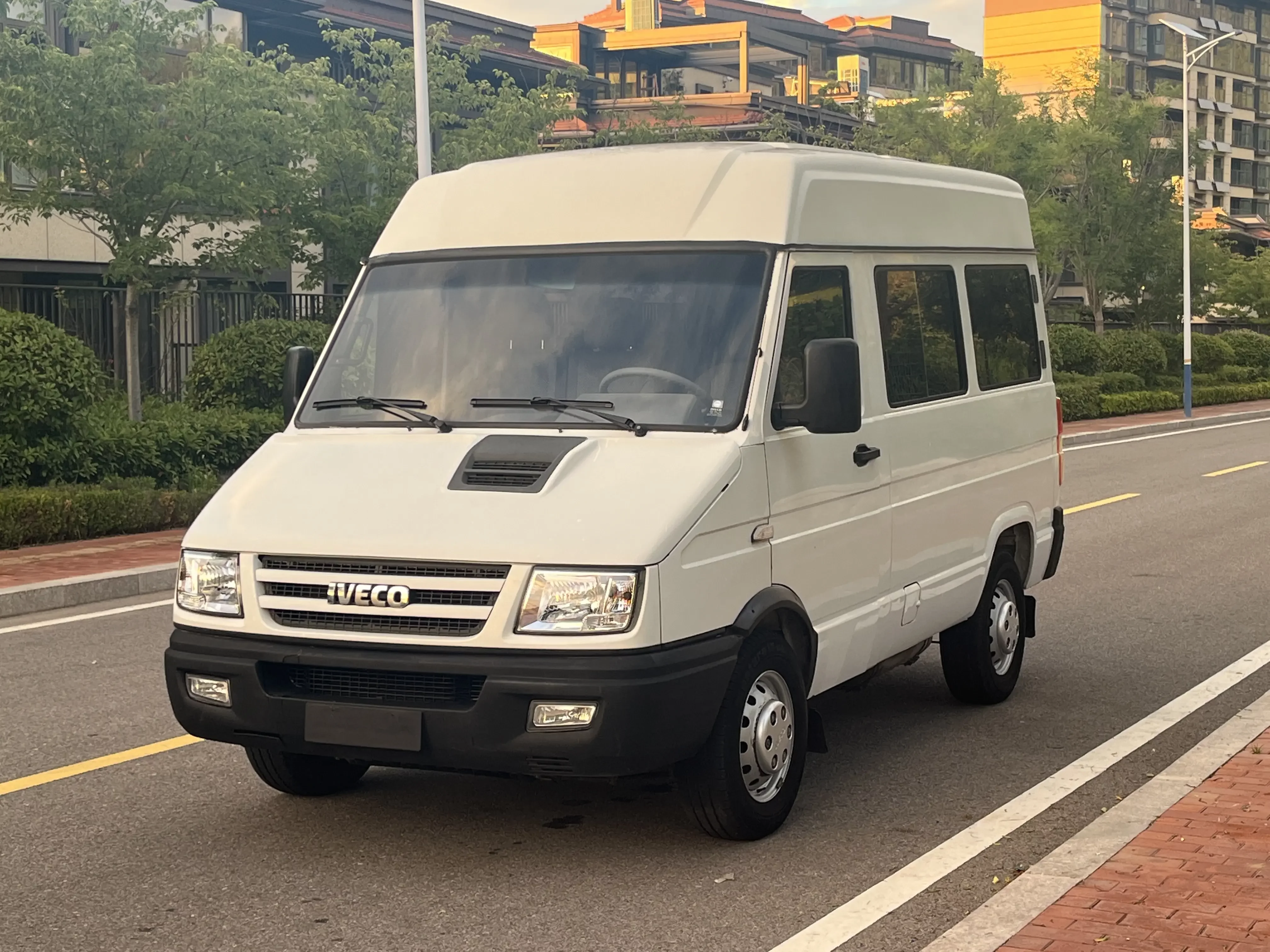 Iveco proud  из Китая
