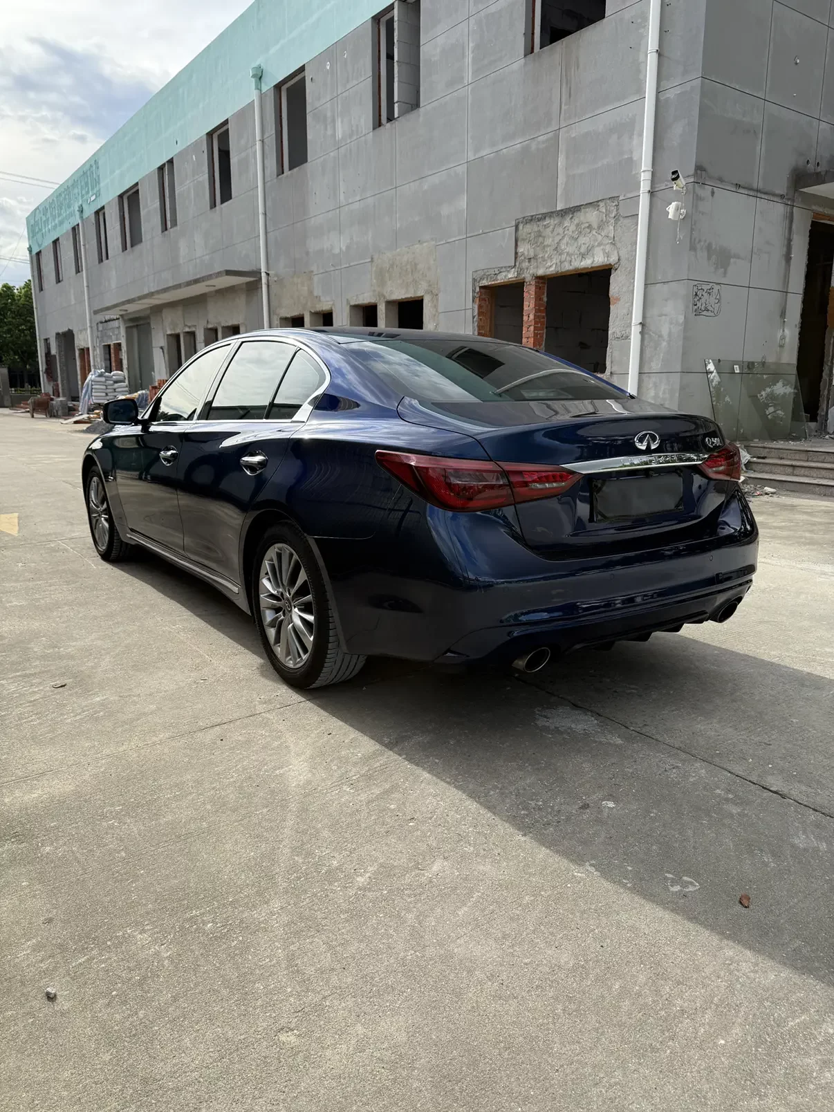 Infiniti Q50L