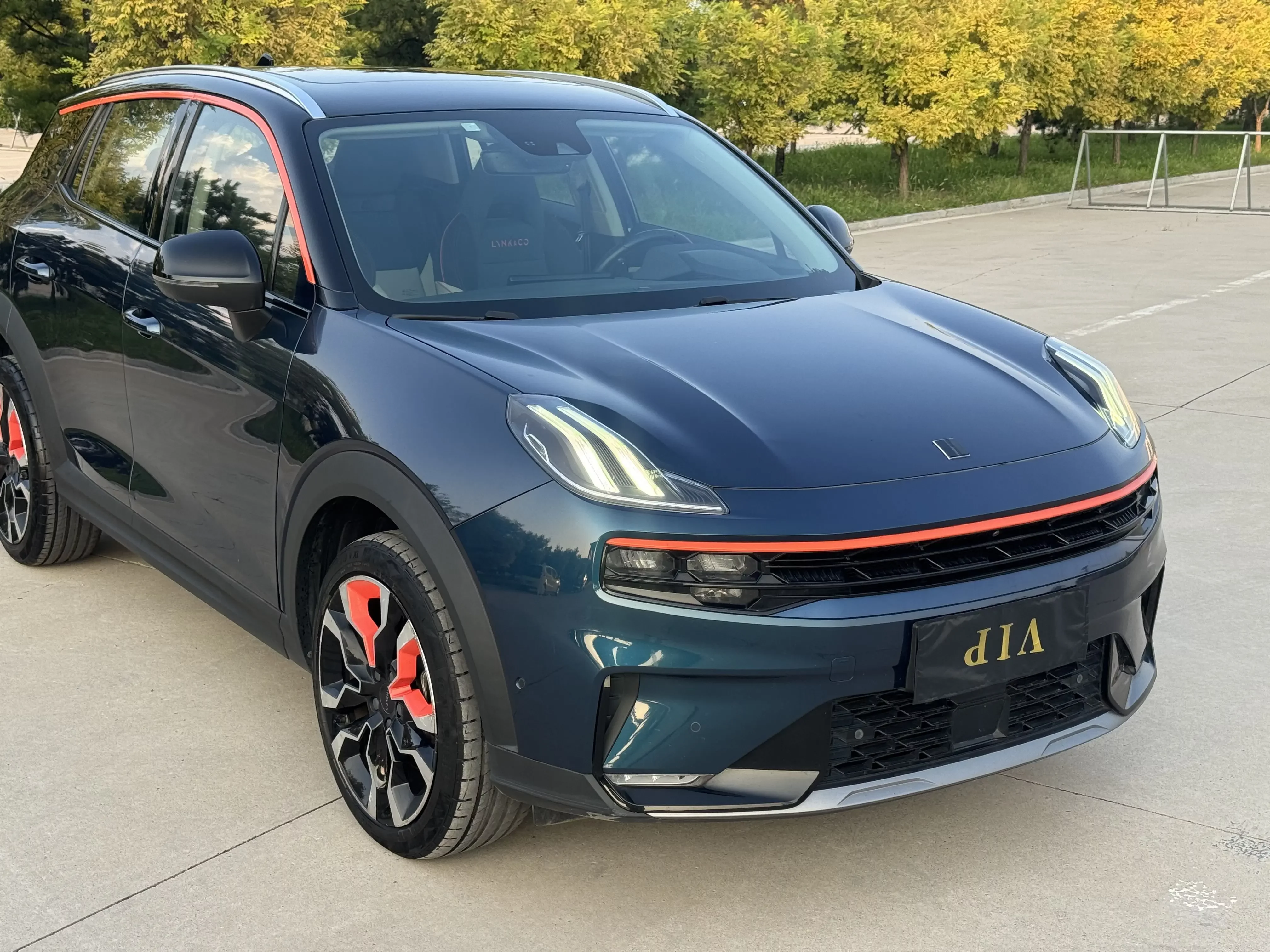 Lynk & Co 06