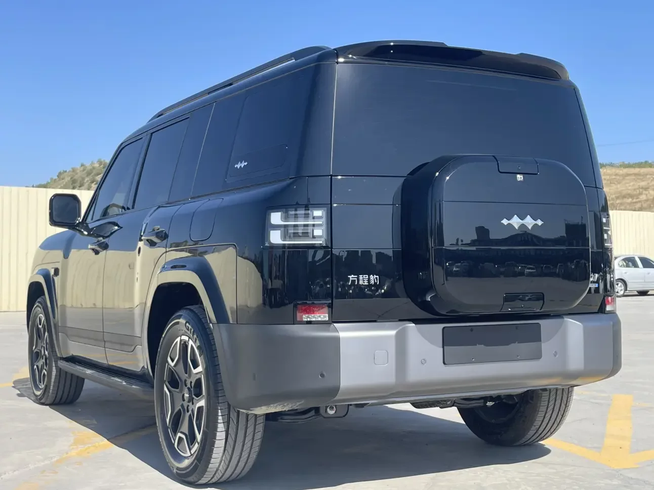 BYD Leopard Titanium 7 PHEV