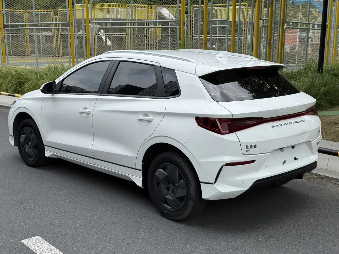 BYD e2