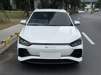 BYD e2