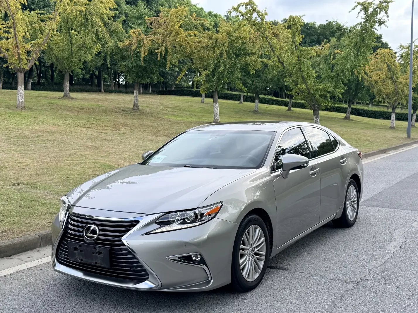 Lexus ES