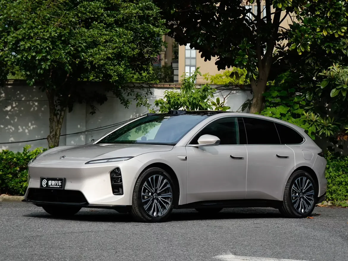 NIO ET5T