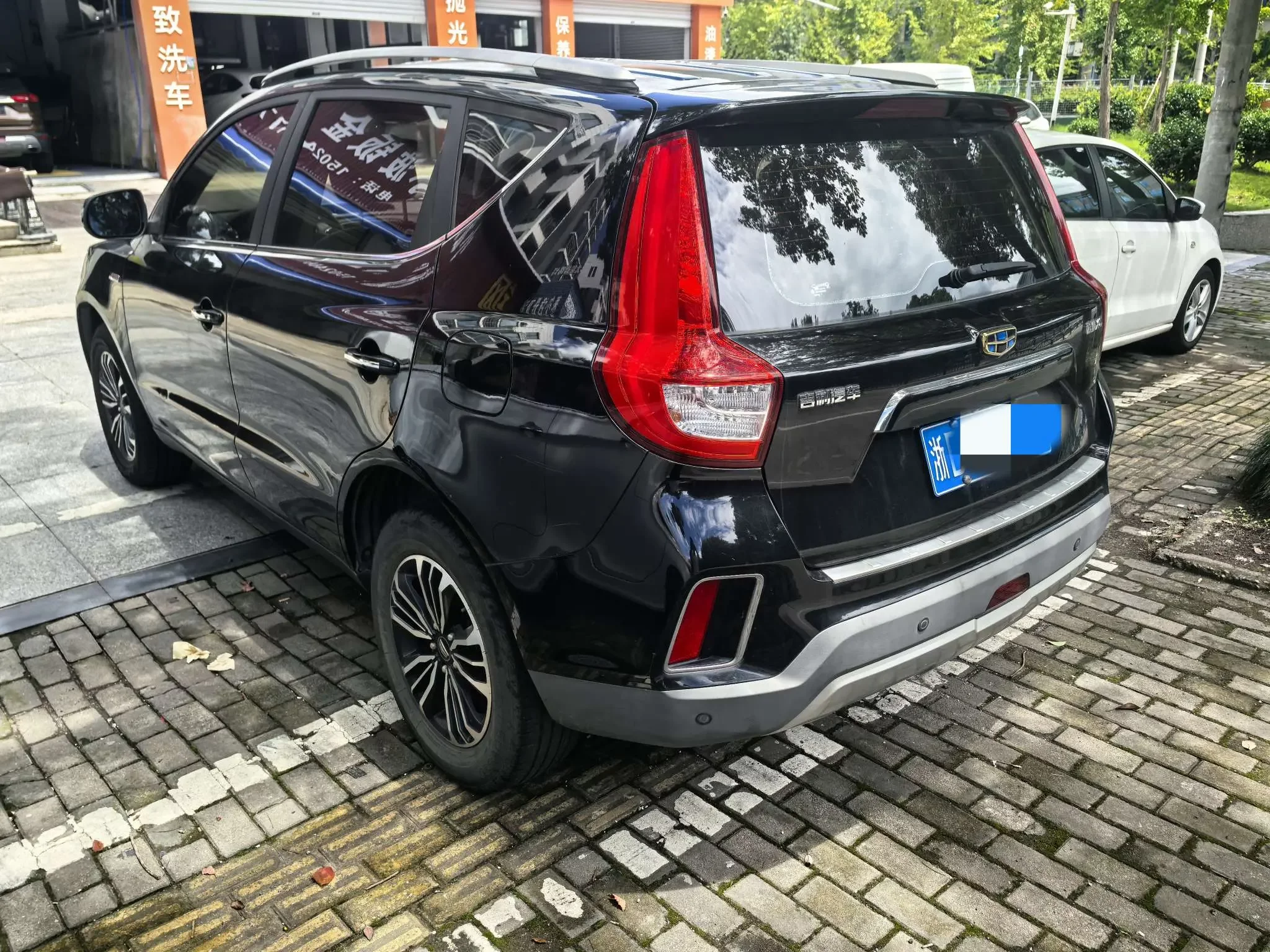 Geely Vision X6