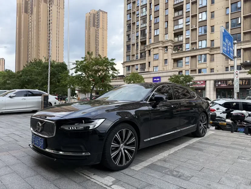 Volvo S90