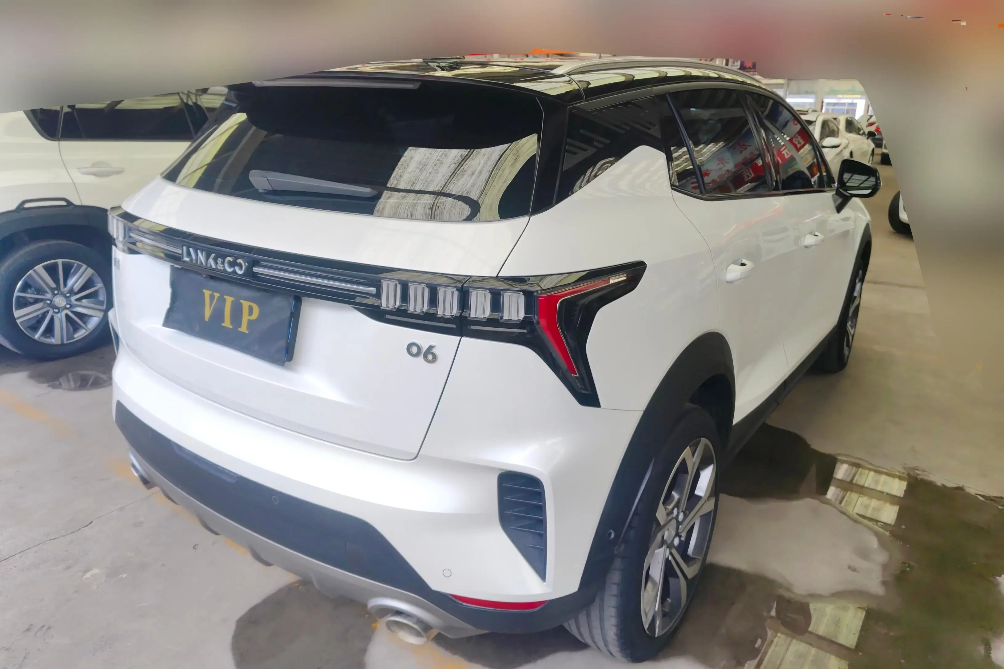 Lynk & Co 06
