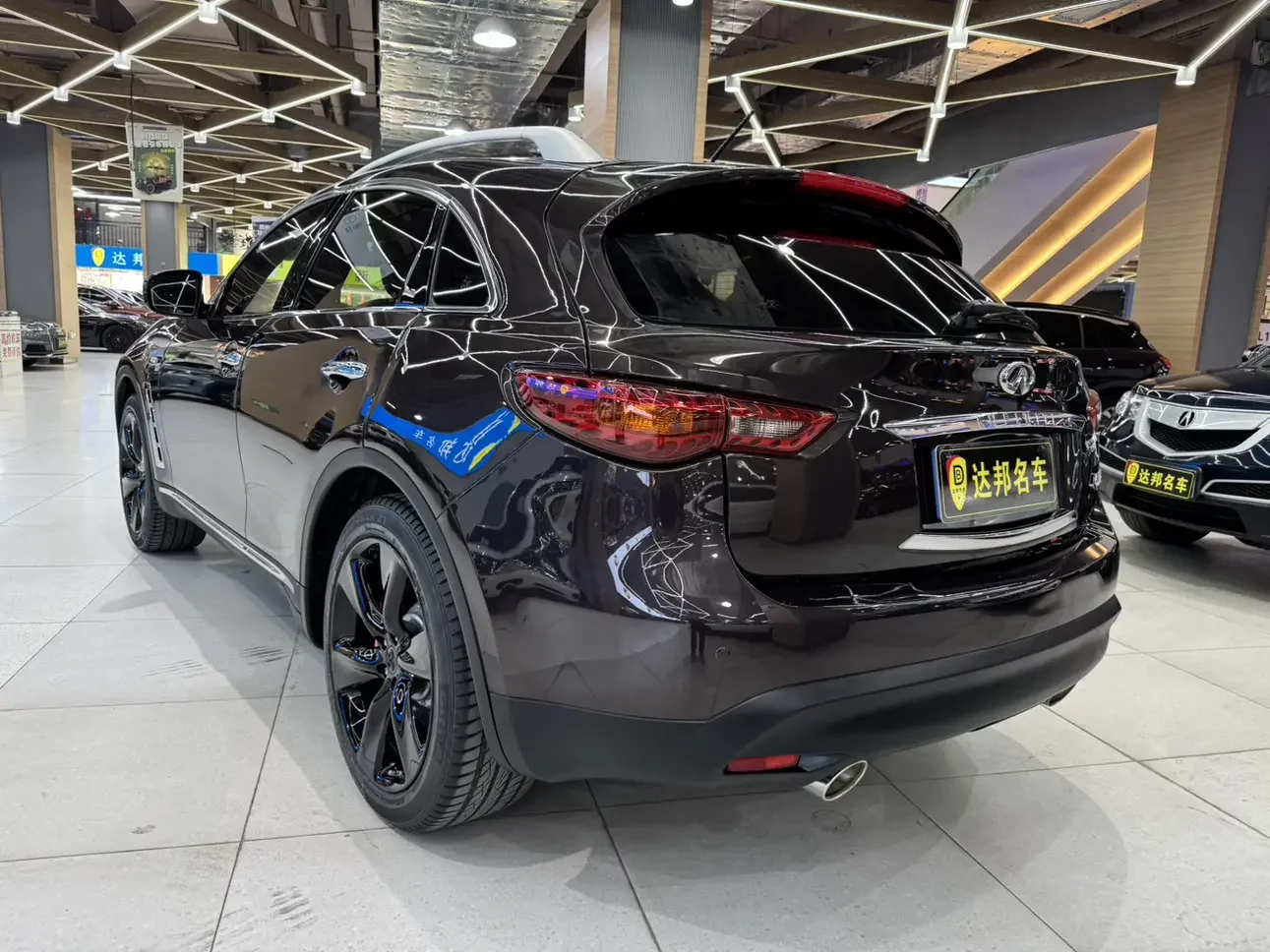 Infiniti QX70
