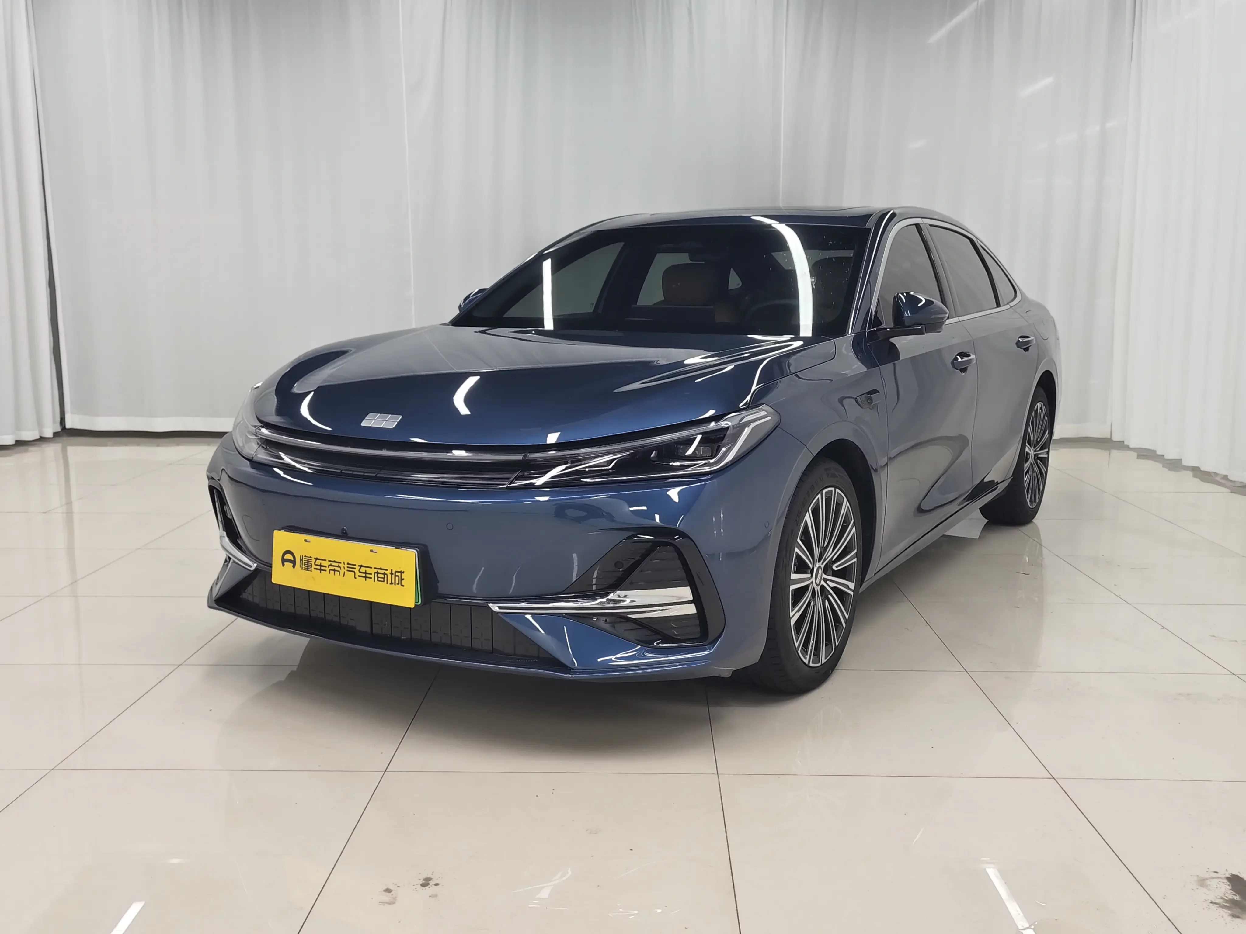 Geely Galaxy A7 EM