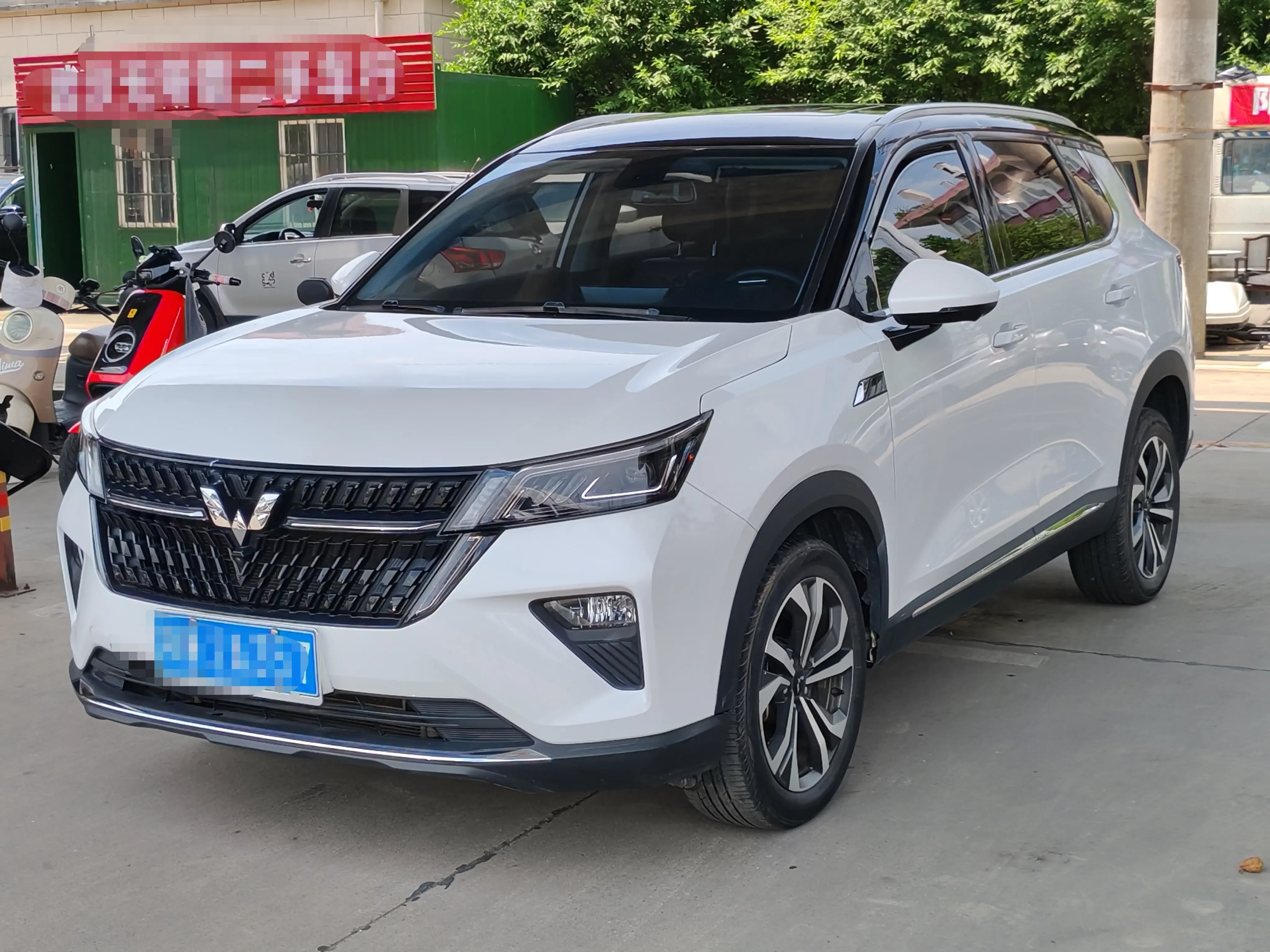 Wuling Asta