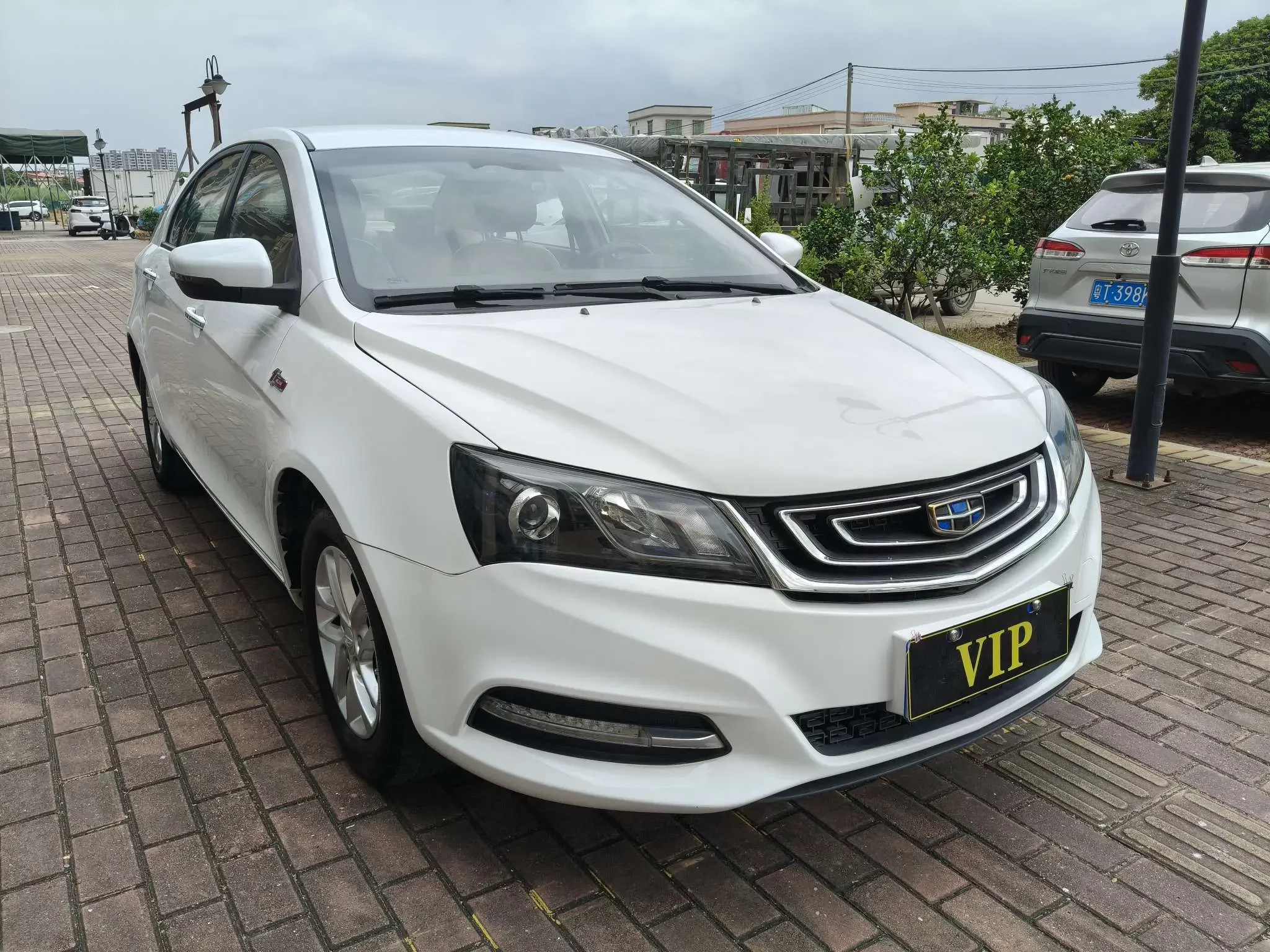 Geely emgrand