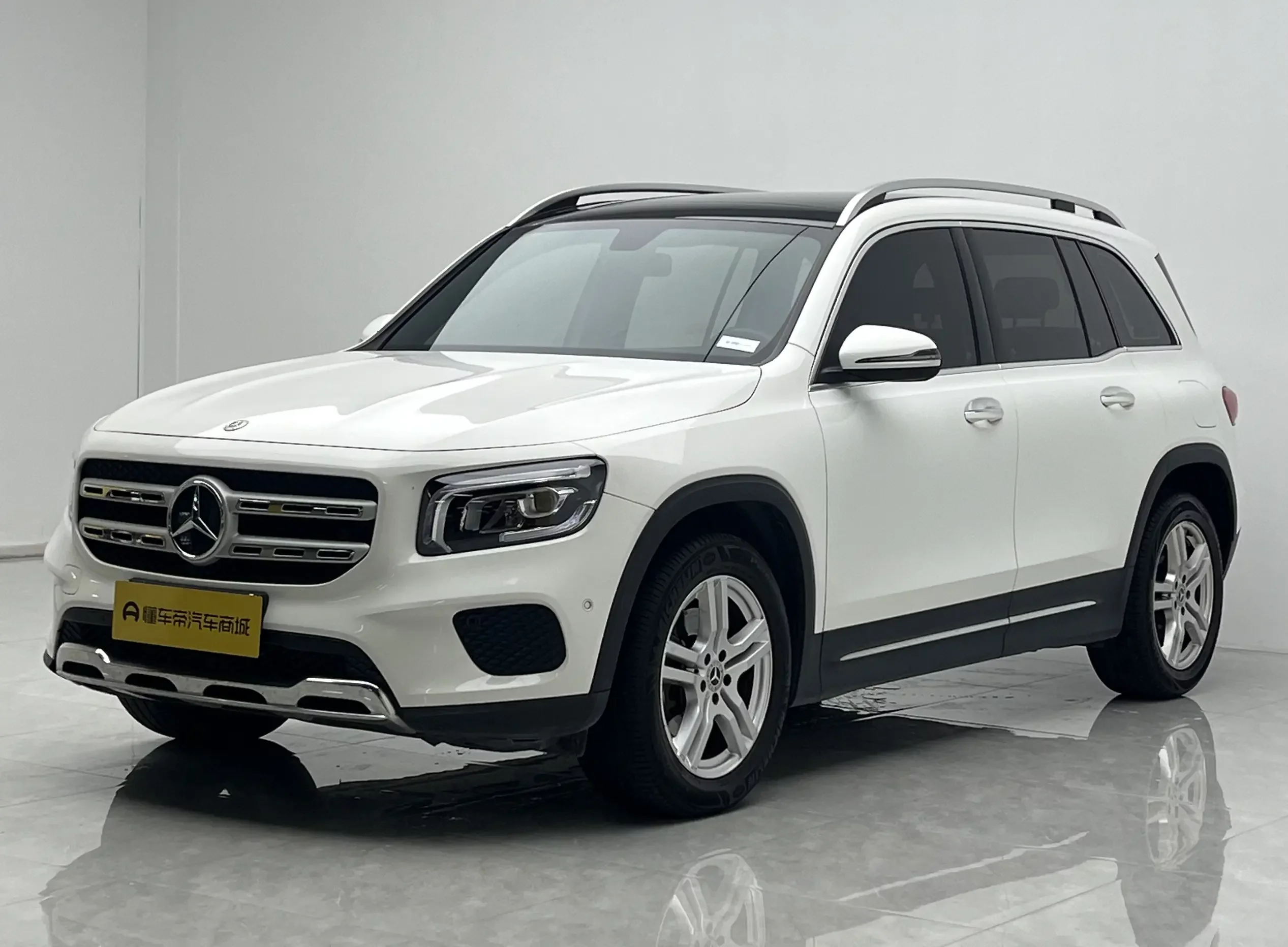 MERCEDES-BENZ GLB