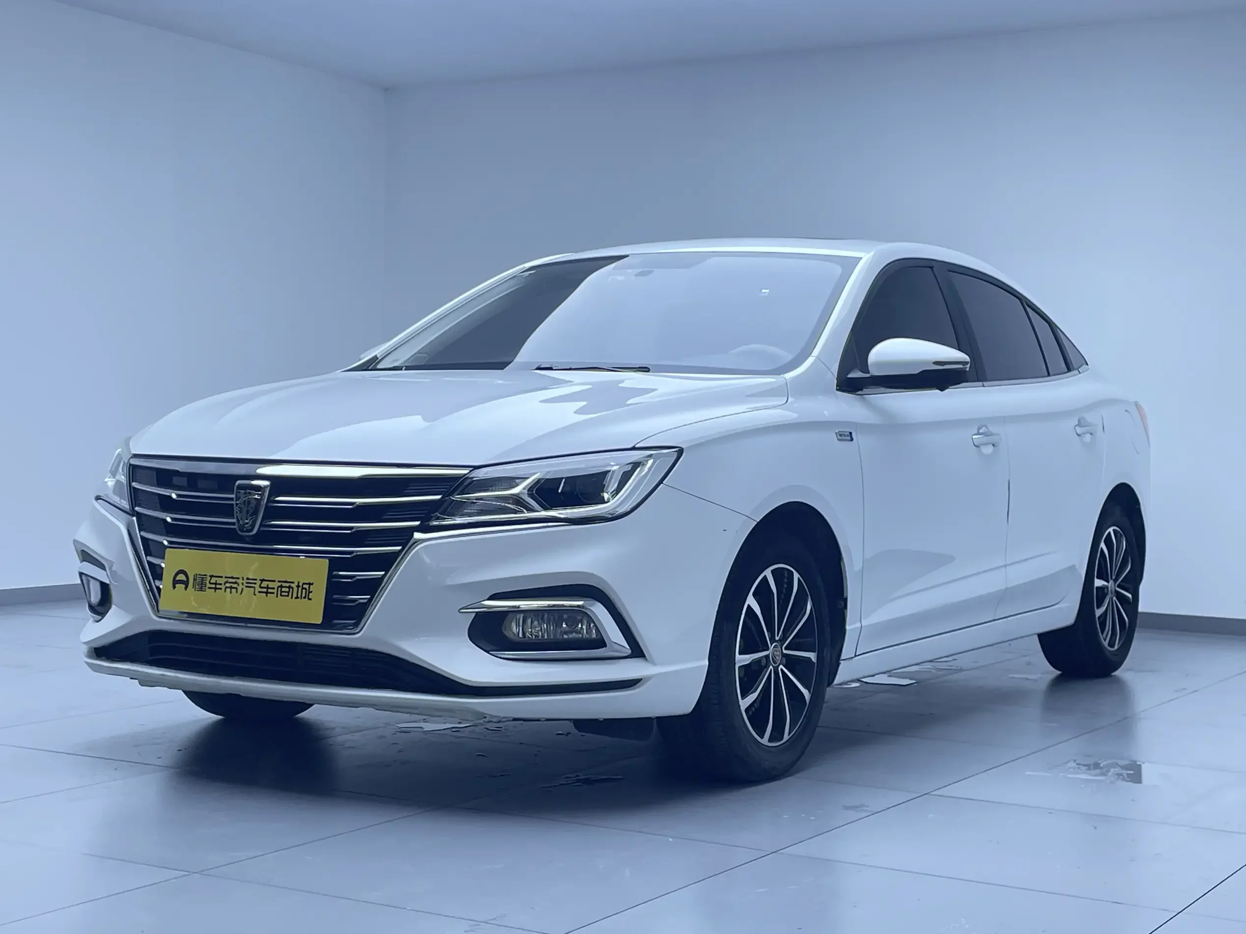 Roewe i5