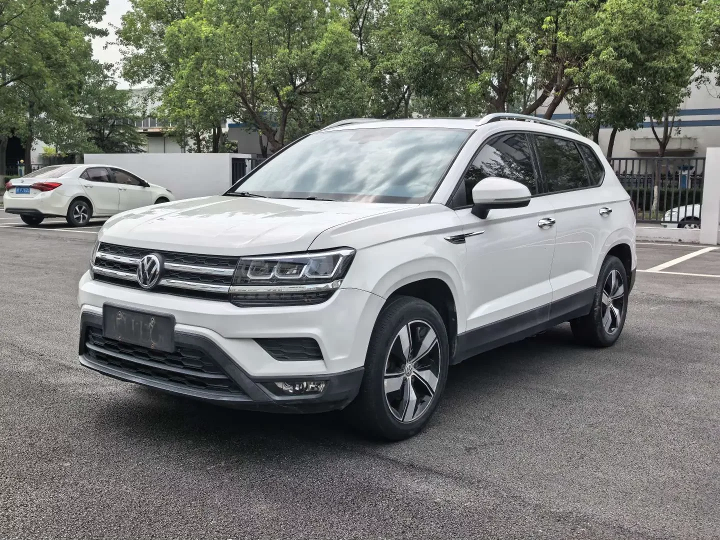 Volkswagen Tharu  из Китая