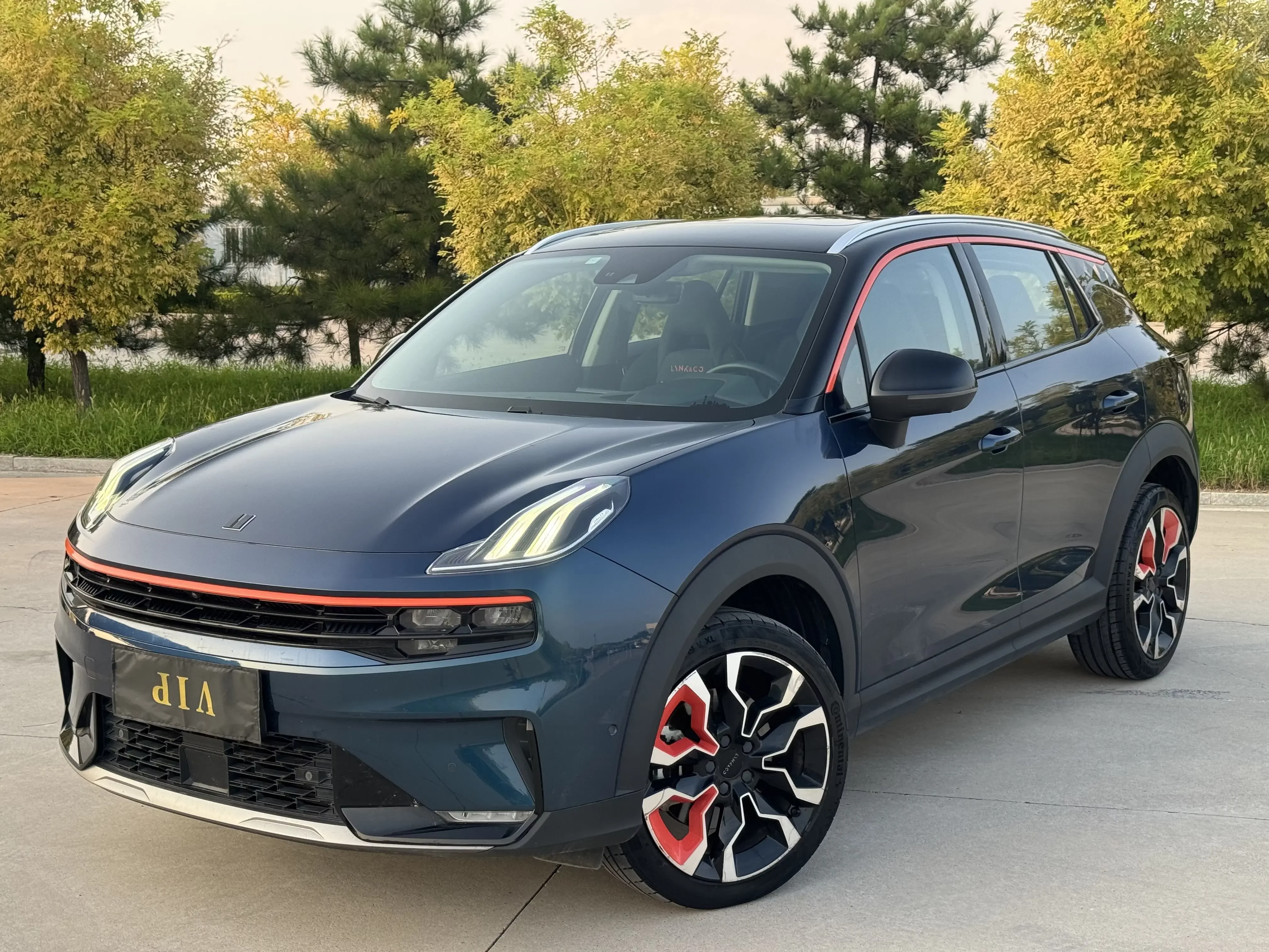Lynk & Co 06