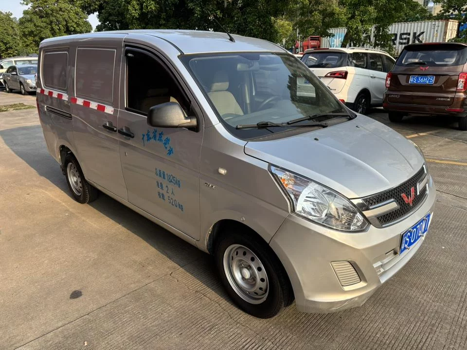Wuling Rongguang V  из Китая