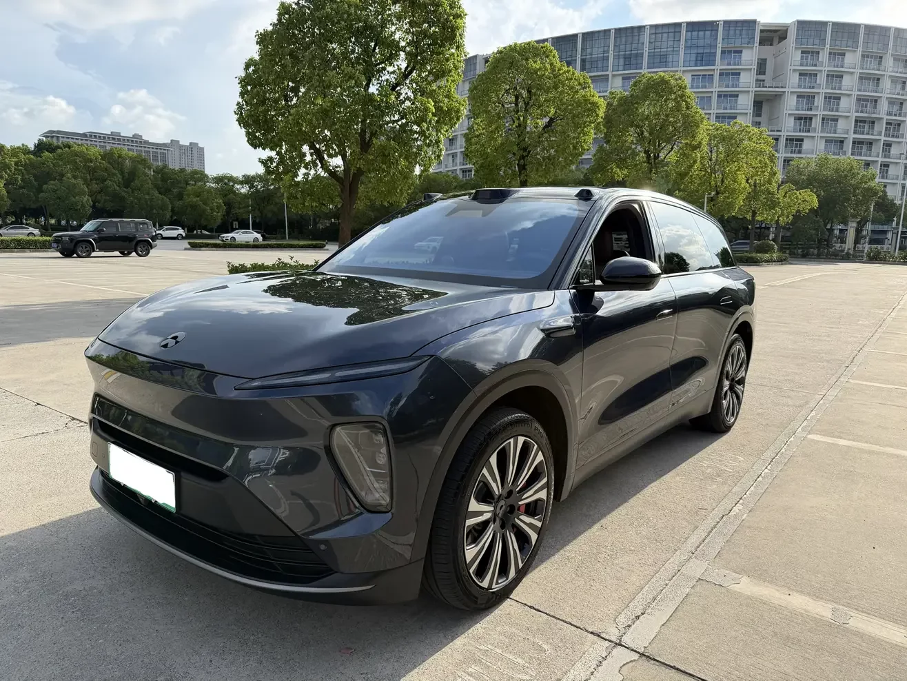 NIO ES8