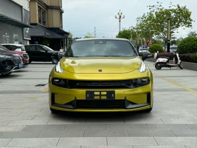 Lynk & Co 03