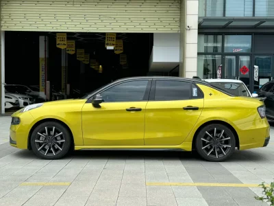 Lynk & Co 03
