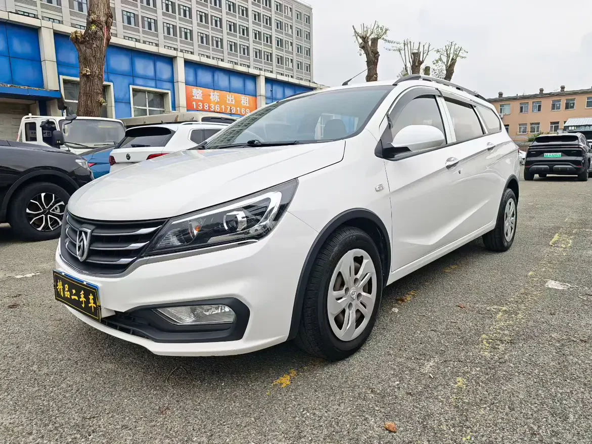 Baojun 310W  из Китая