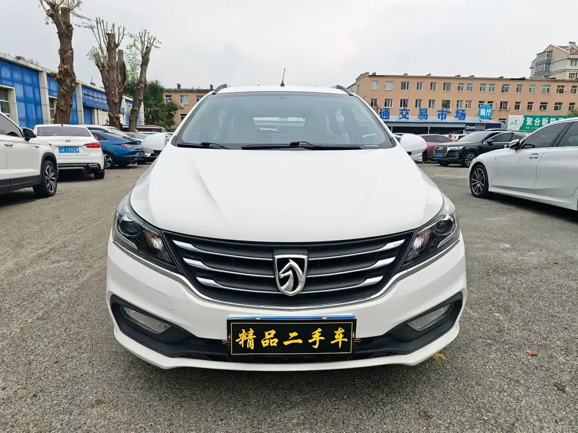 Baojun 310W  из Китая