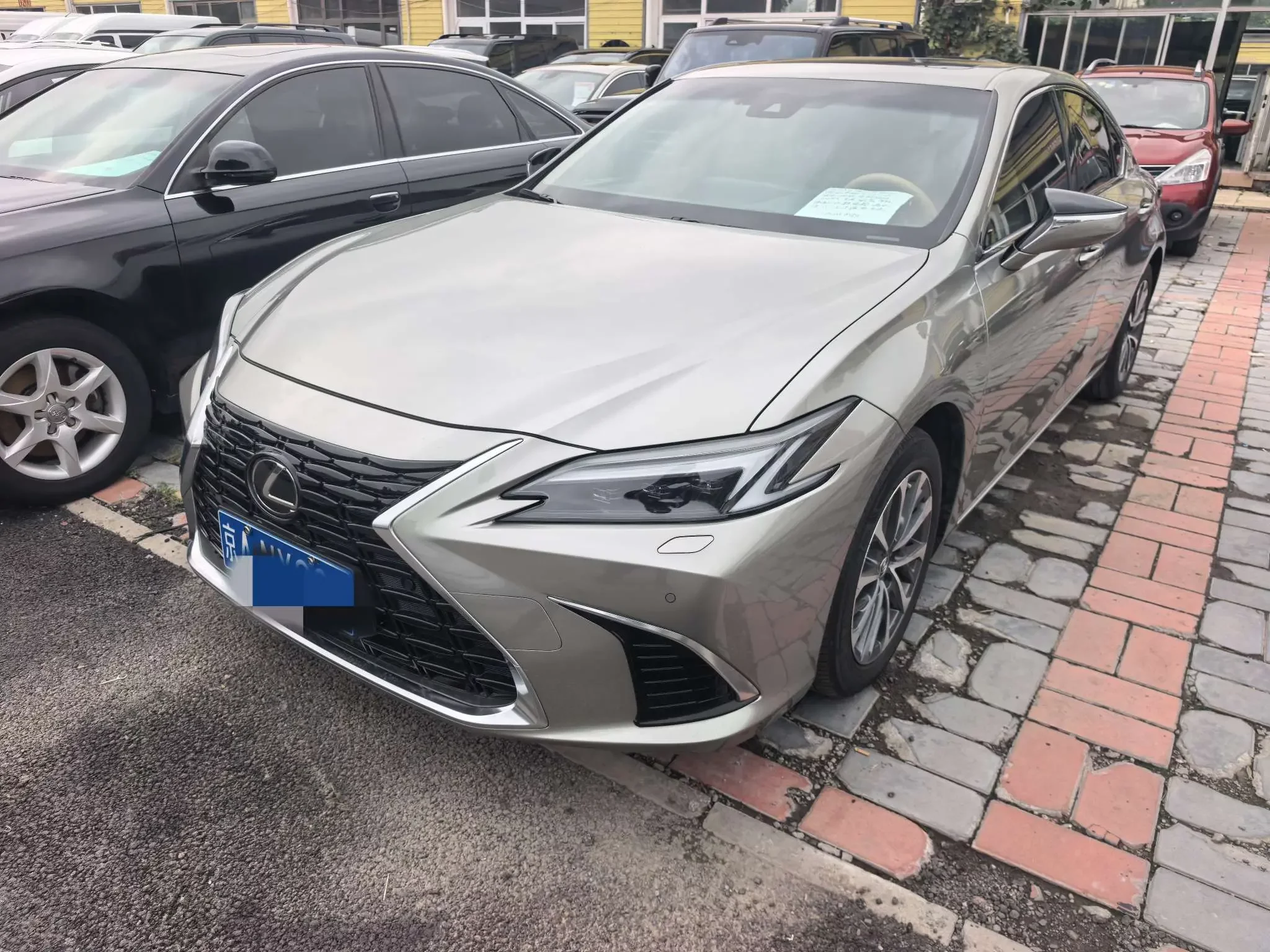 Lexus ES