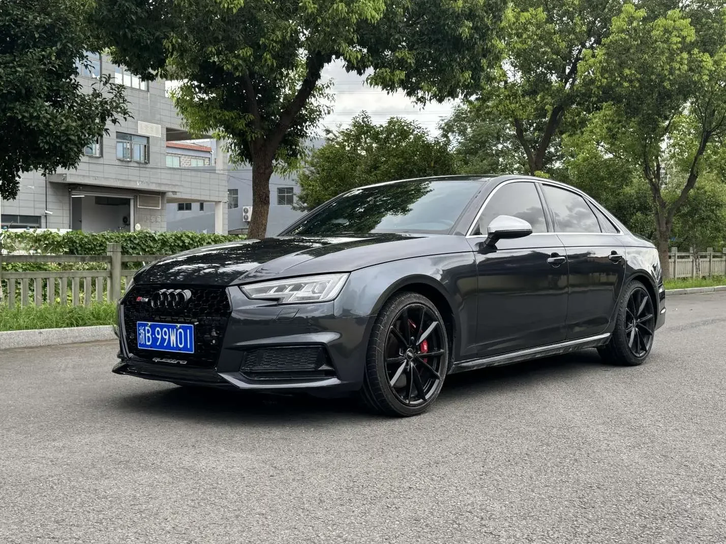 Audi S4  из Китая