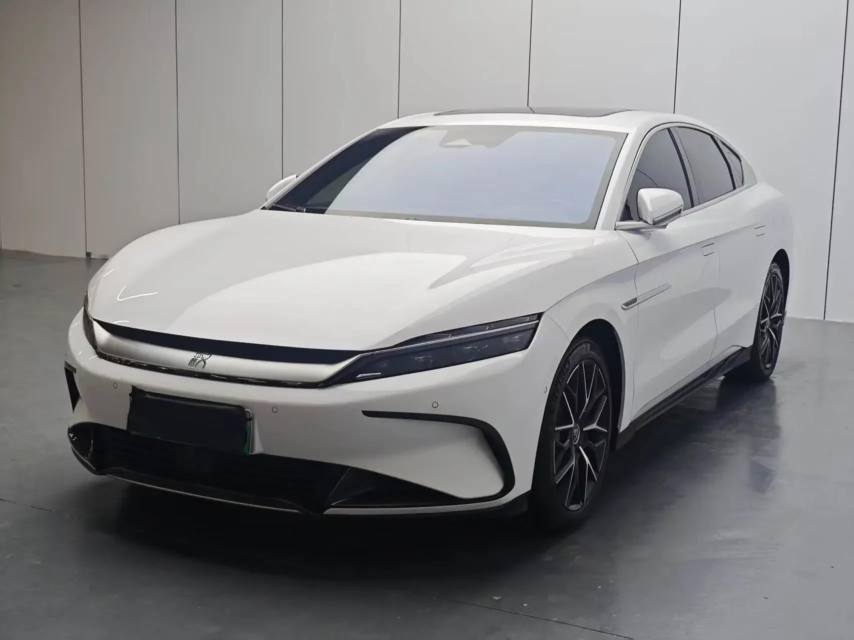 BYD HAN EV