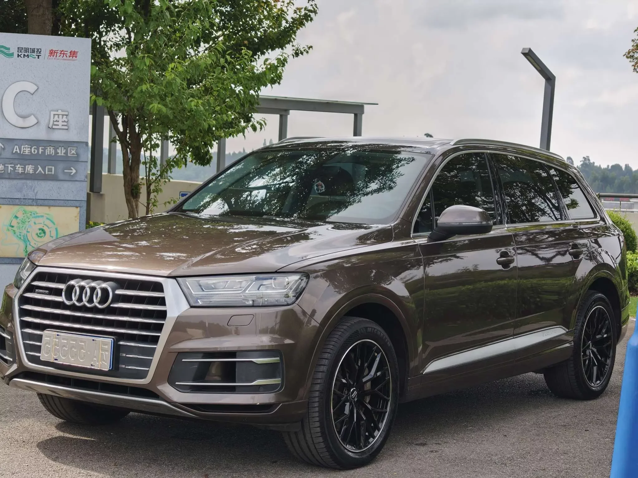 Audi Q7  из Китая