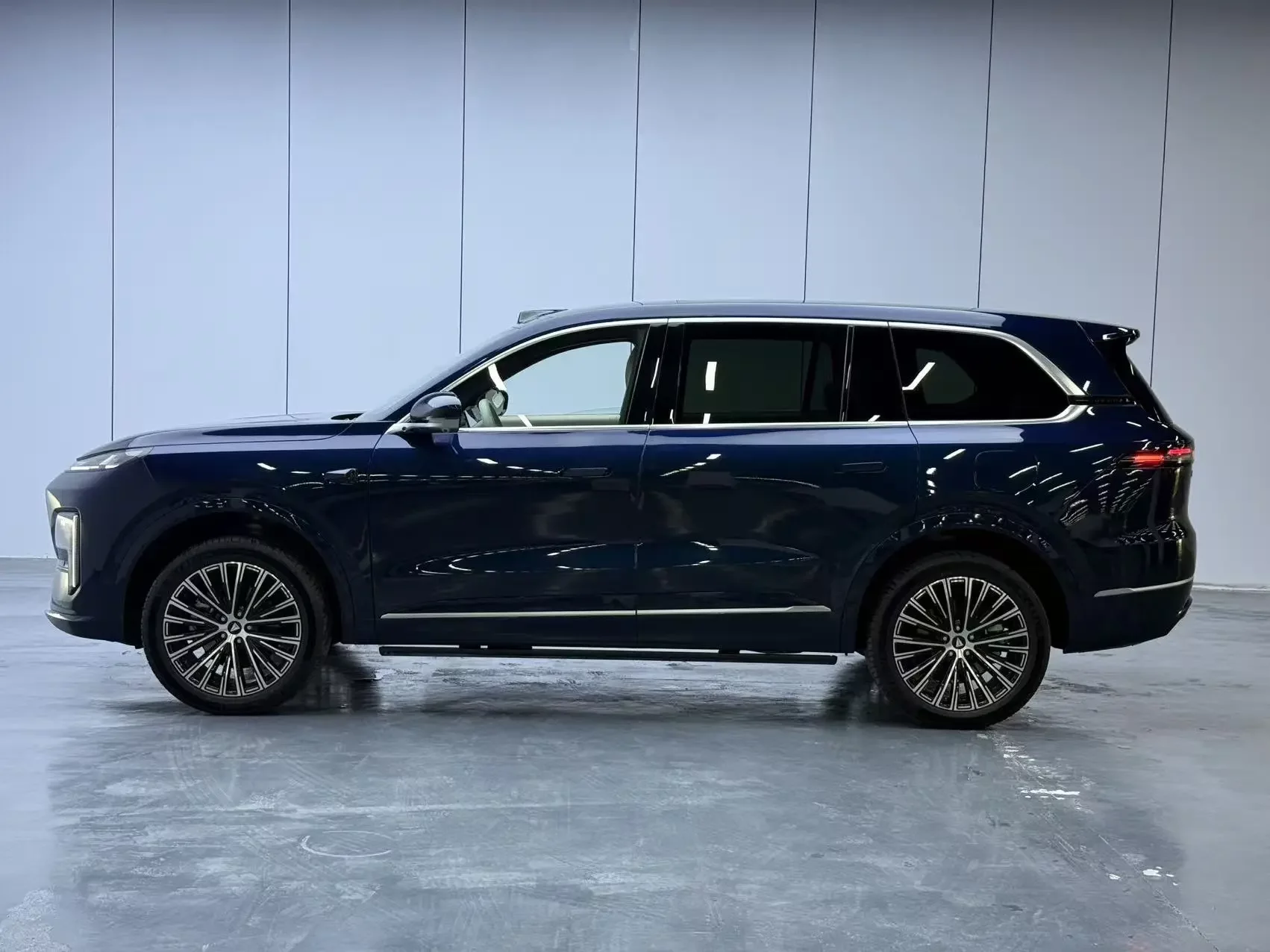 Deepal Dark blue S09