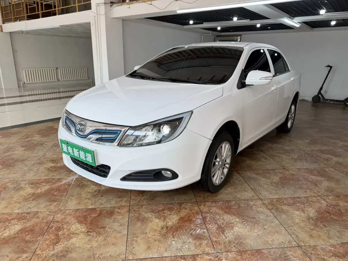 BYD e5