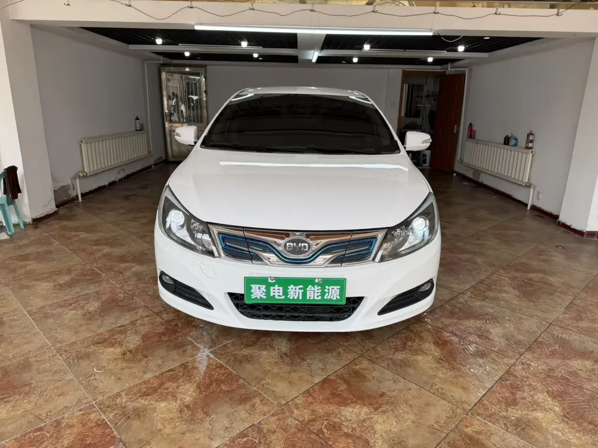 BYD e5