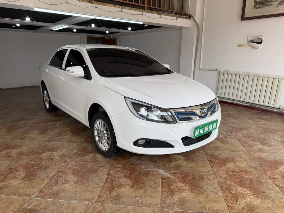 BYD e5