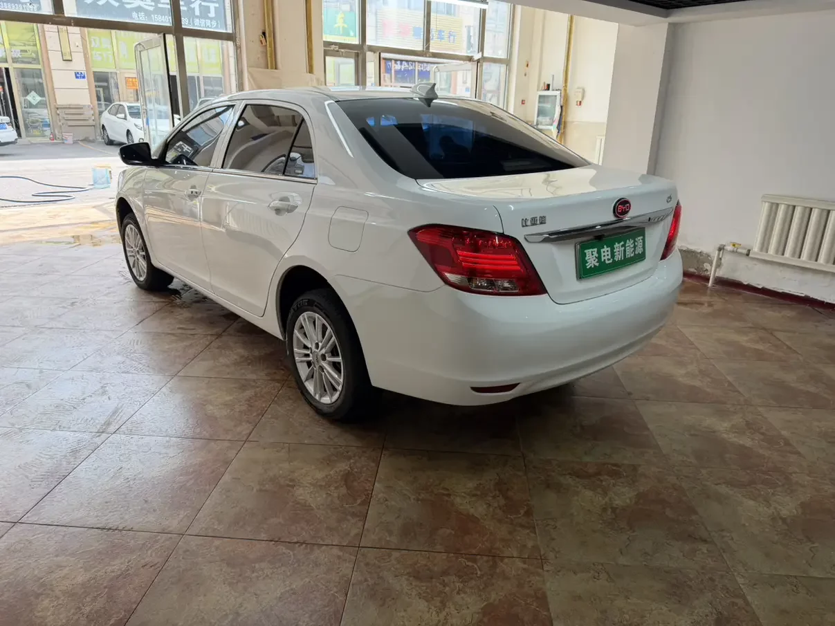 BYD e5