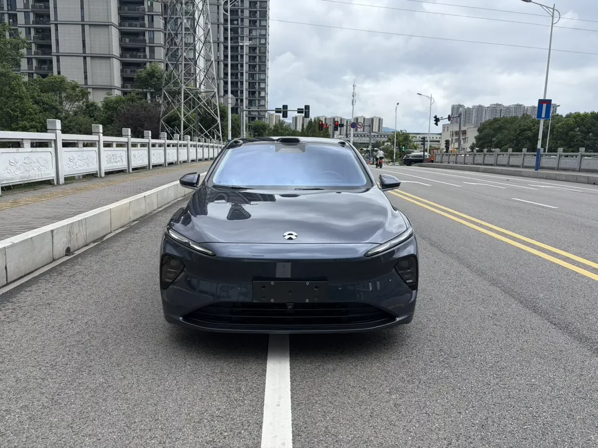 NIO ET7