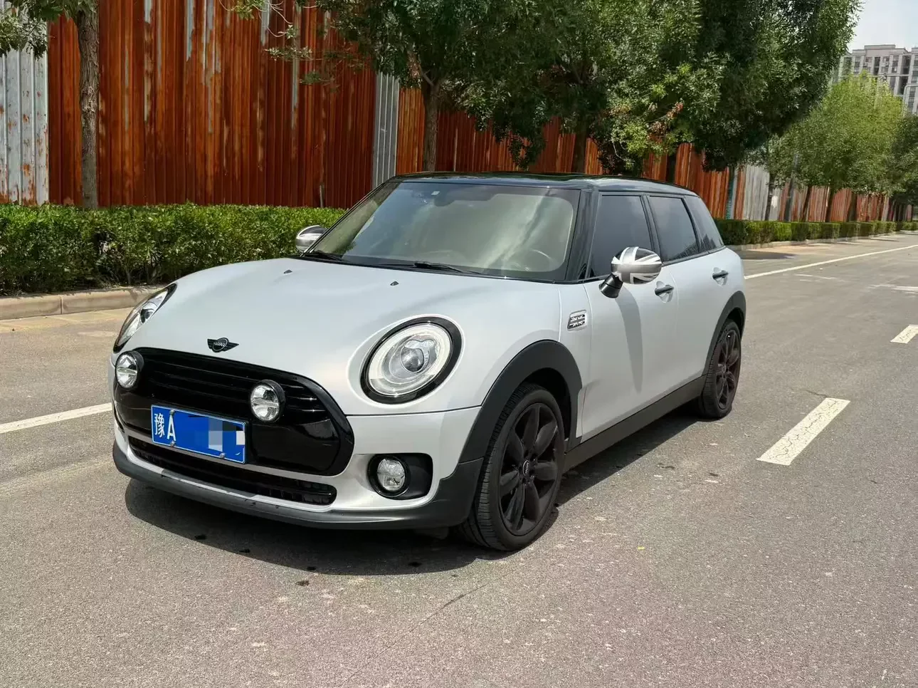 MINI CLUBMAN