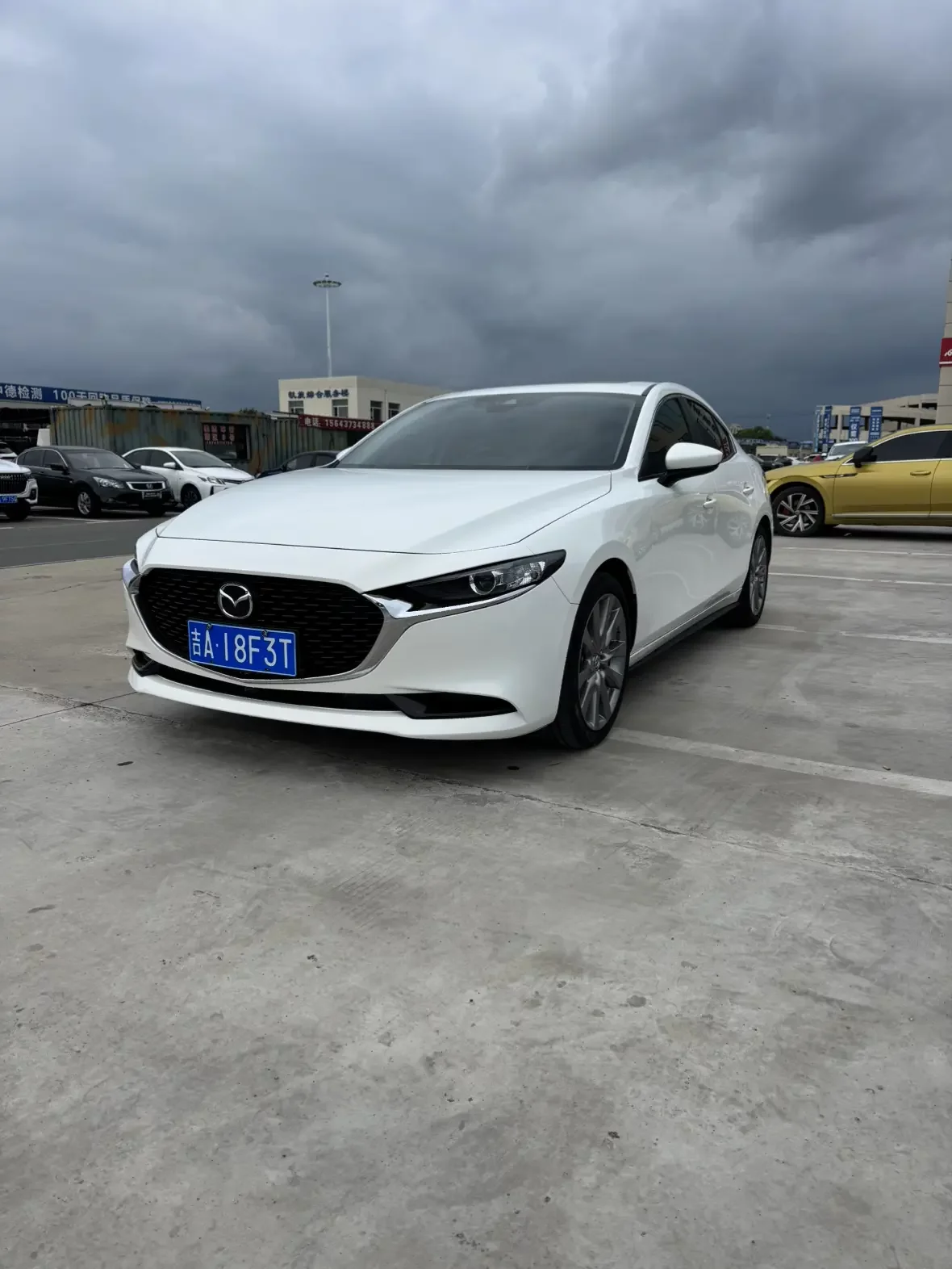 MAZDA 3