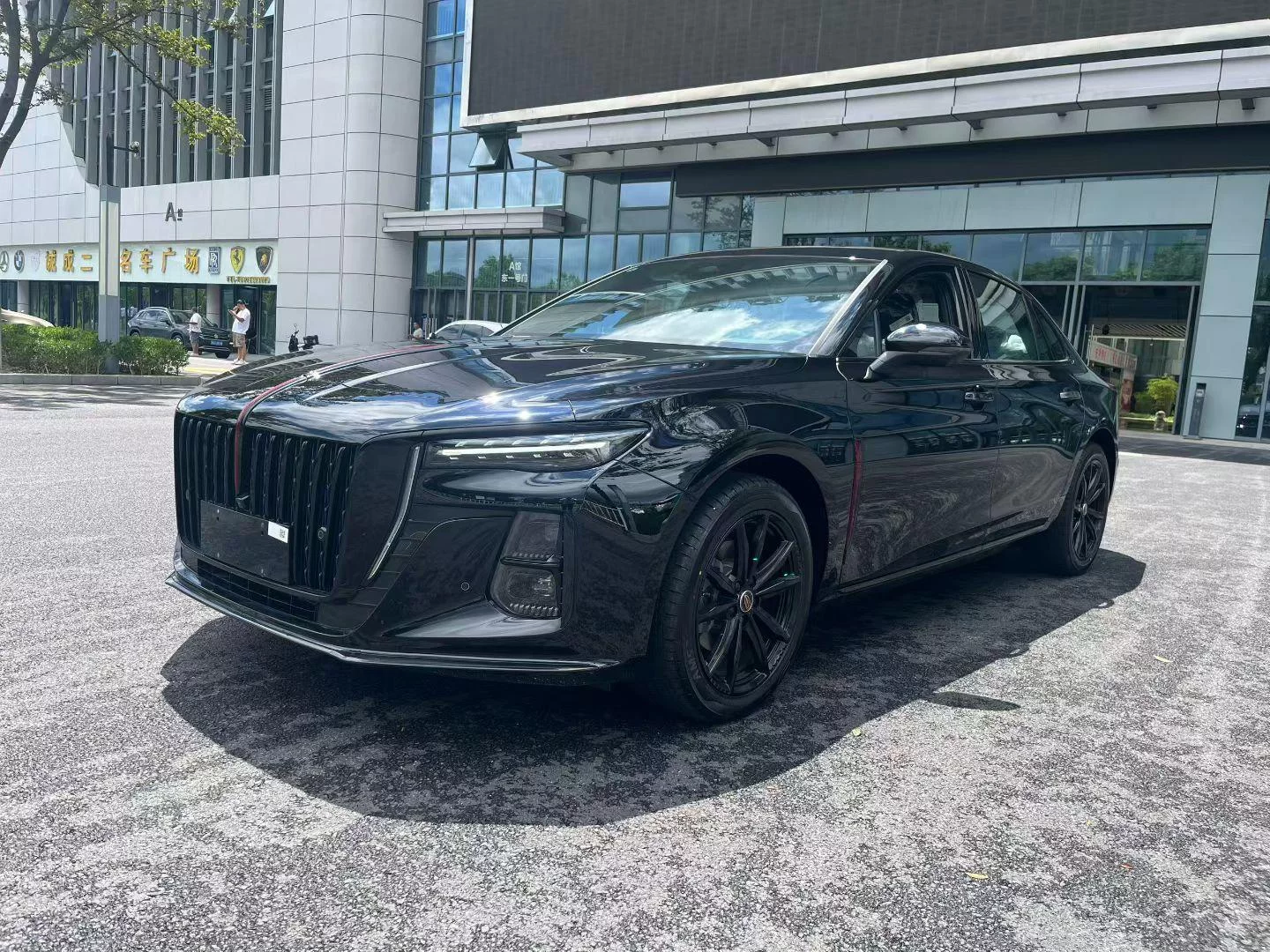 Hongqi H5