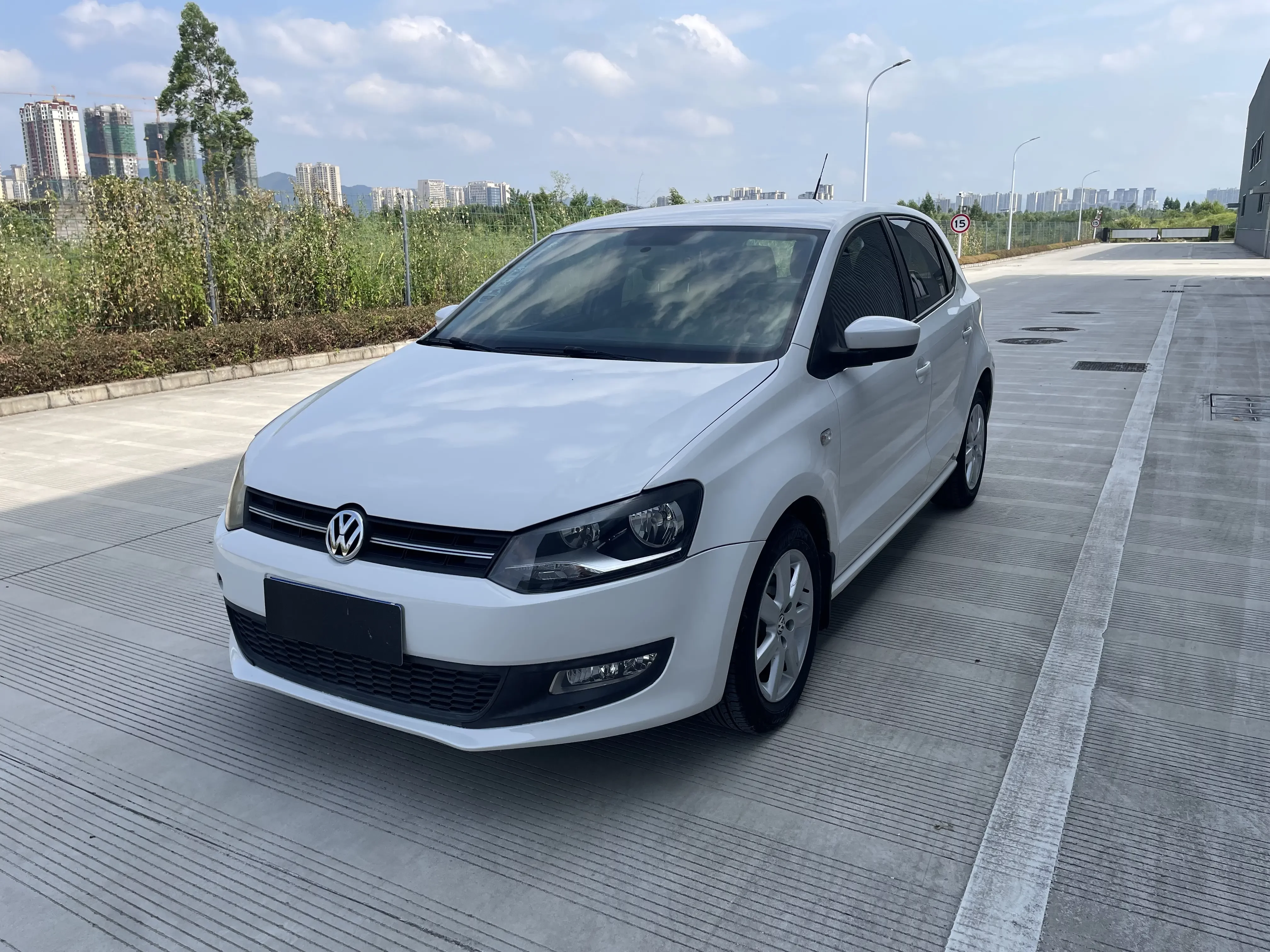 Volkswagen Polo  из Китая