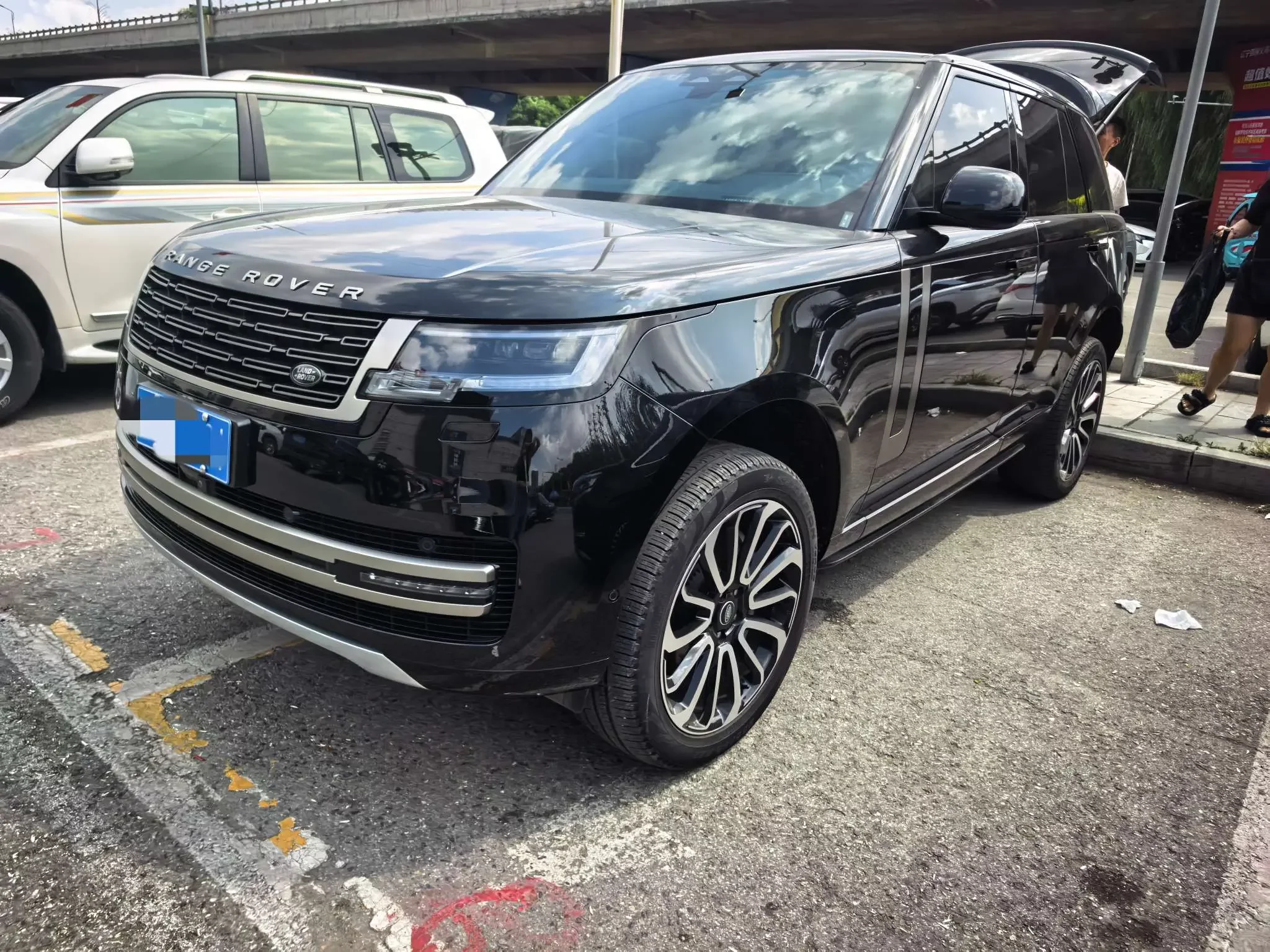 Land Rover range rover