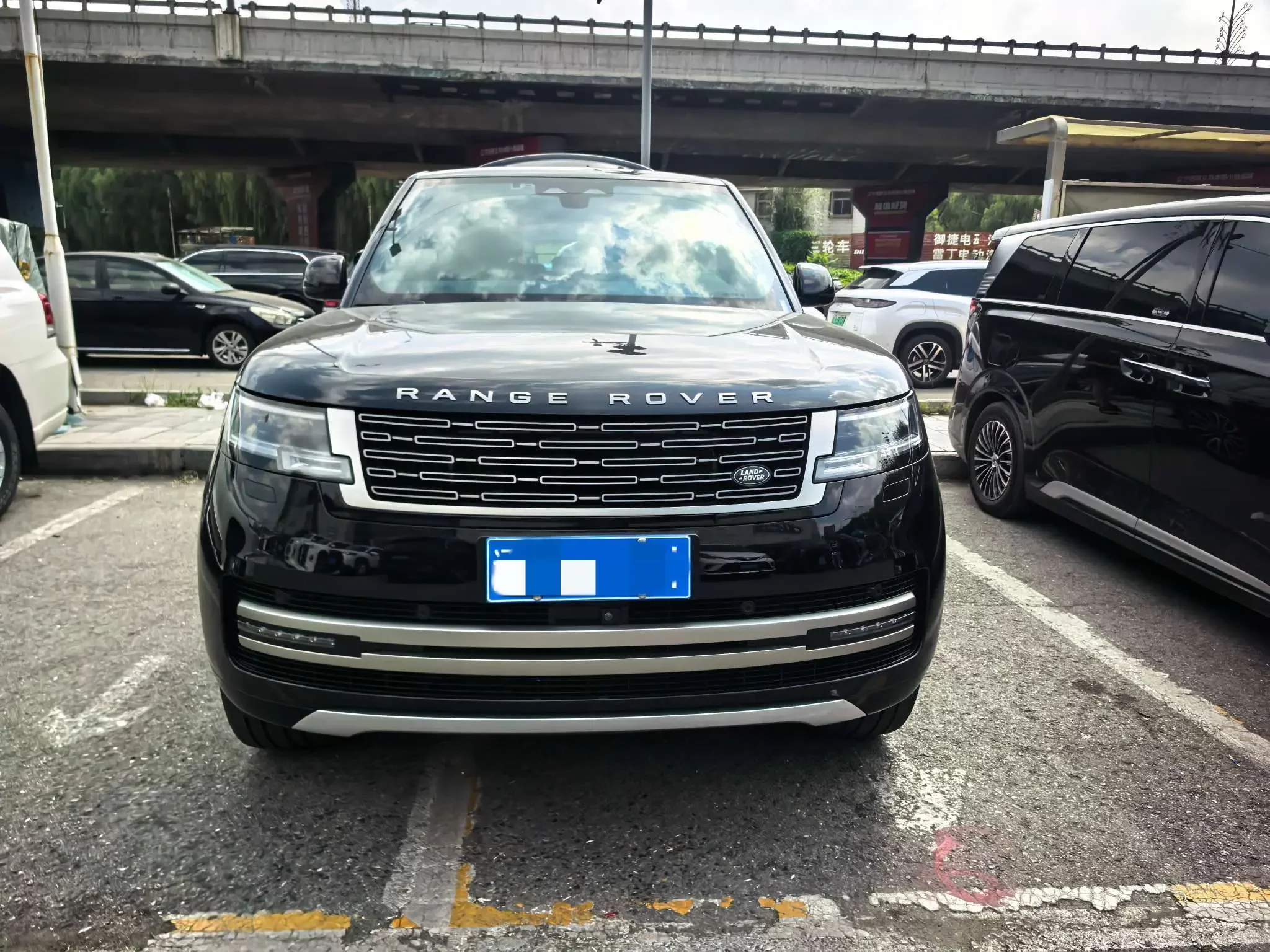 Land Rover range rover