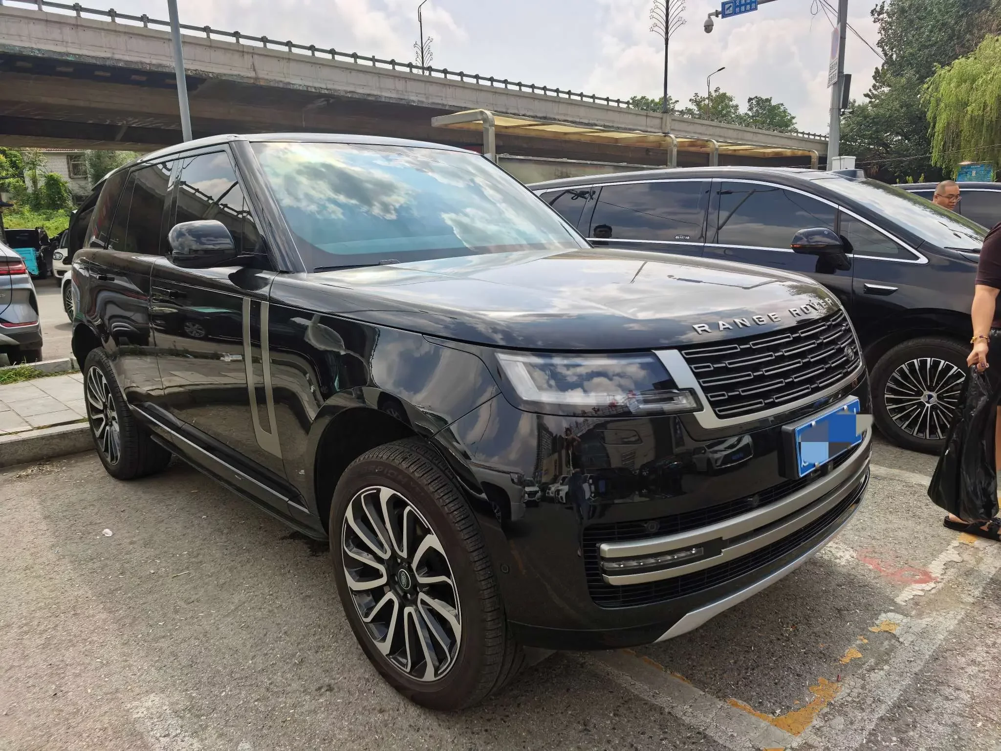 Land Rover range rover